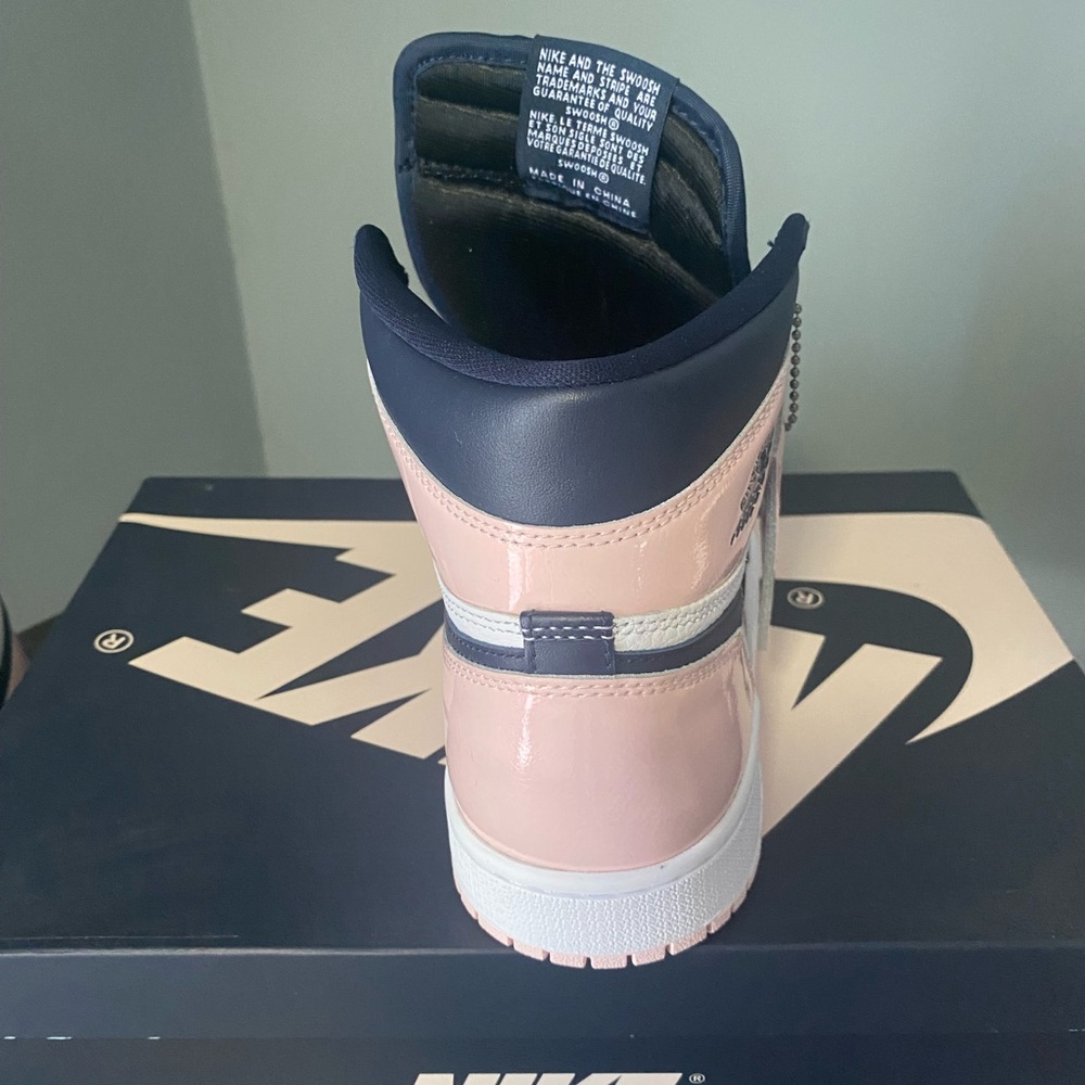 NWT Nike Women's Jordan 1 Retro High OG - Atmosphere, 7.5 - Picture 10 of 16